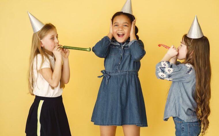 Cumpleaños infantiles: Guía de supervivencia para que tu hijo (y vos) no terminen colapsados por el ruido.