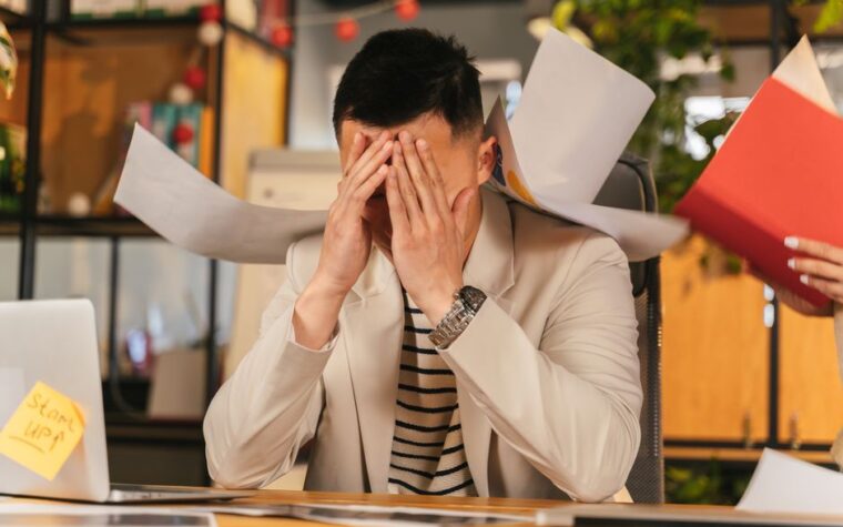 Carga mental y burnout parental: No sos un mal padre/madre por estar agotado. Qué hacer cuando no das más.