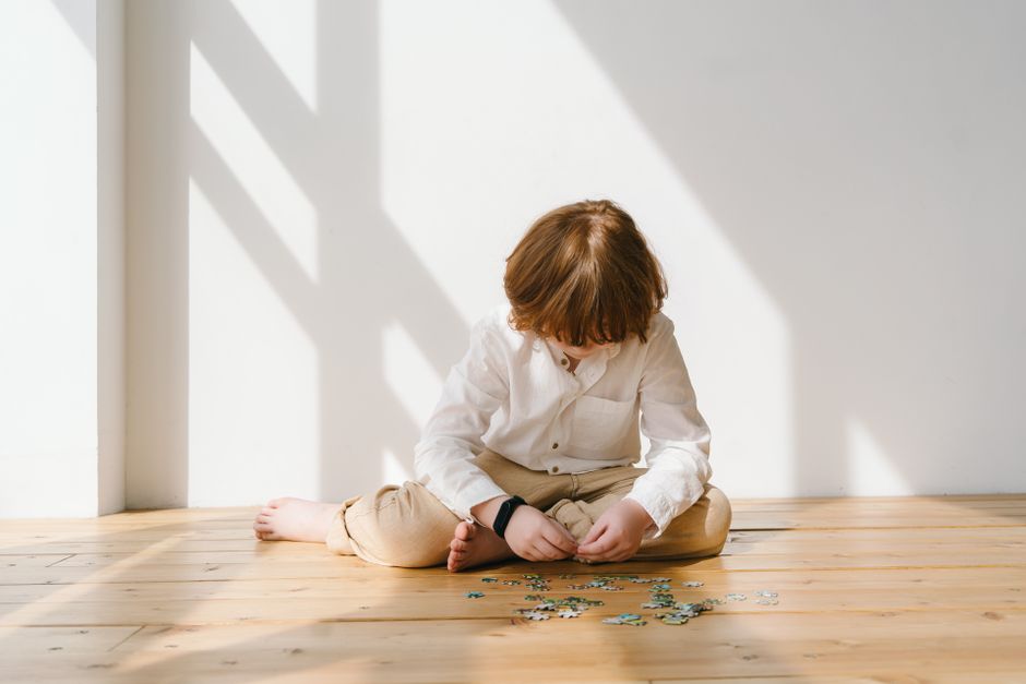 Masking en autismo infantil: por qué explota en casa – guía