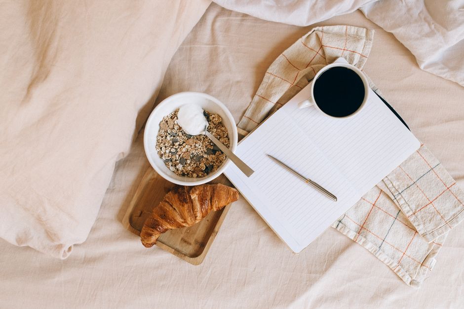 Las mañanas son un caos: 5 estrategias visuales y auditivas para salir a tiempo para el colegio.